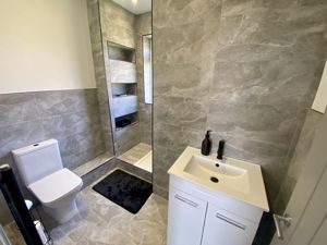 En-Suite- click for photo gallery